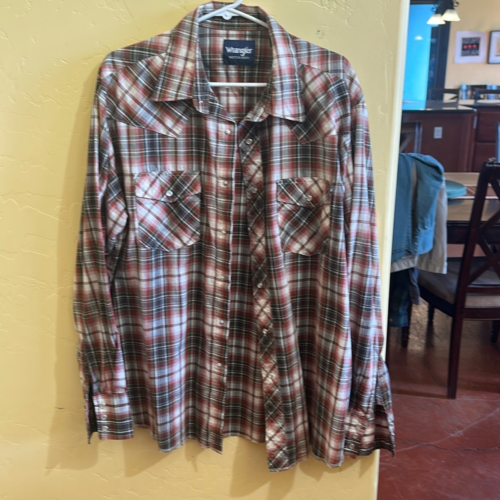Wrangler Western  red cream plaid shirt